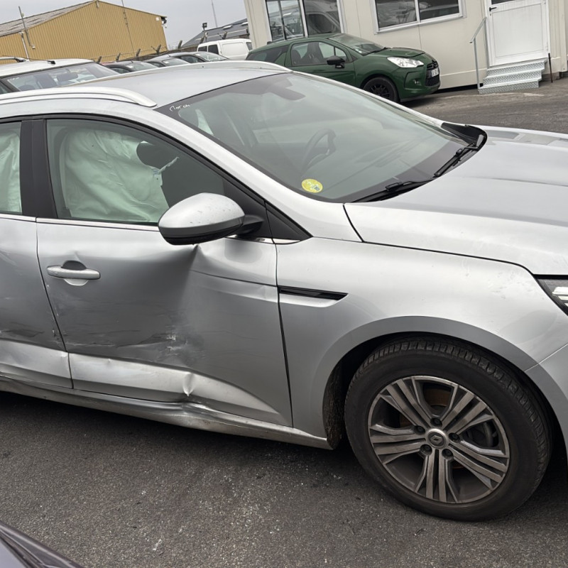 RENAULT MEGANE 4 PHASE 2 BREAK 1.5 BLUE DCI - 8V TURBO Photo n°14