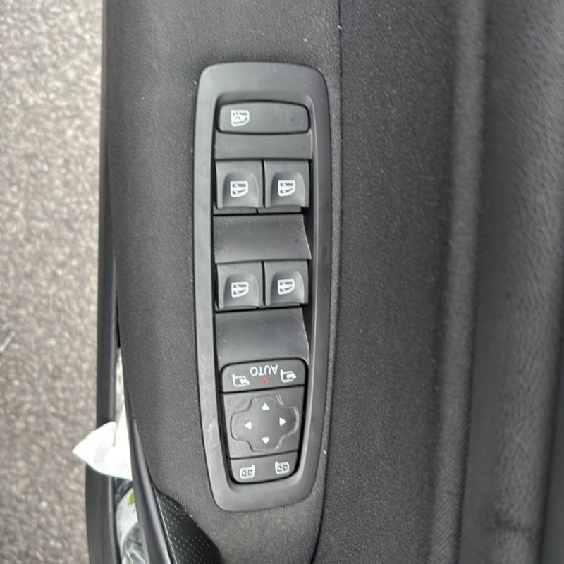 RENAULT MEGANE 4 PHASE 2 BREAK 1.5 BLUE DCI - 8V TURBO Photo n°16