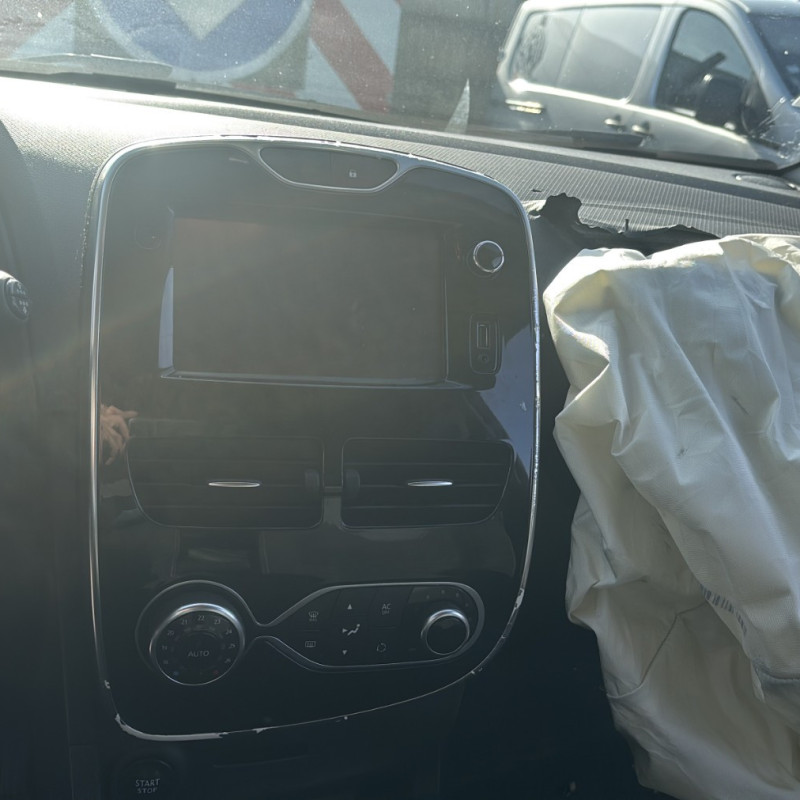 RENAULT CLIO 4 PHASE 1 1.5 DCI - 8V TURBO Photo n°21