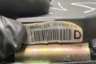Pretensionneur de ceinture avant droit PEUGEOT 206