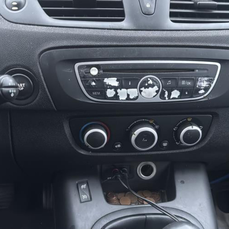 Reservoir essence RENAULT SCENIC 3 Photo n°13