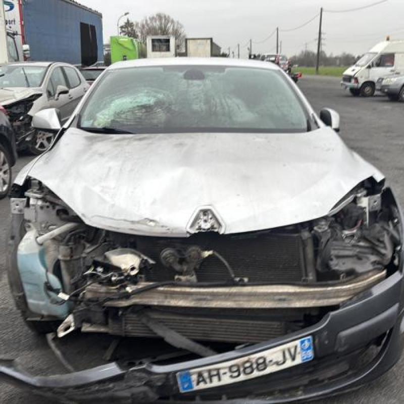 Reservoir essence RENAULT MEGANE 3 Photo n°8