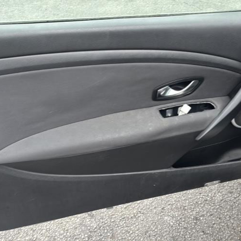 Reservoir essence RENAULT MEGANE 3 Photo n°9