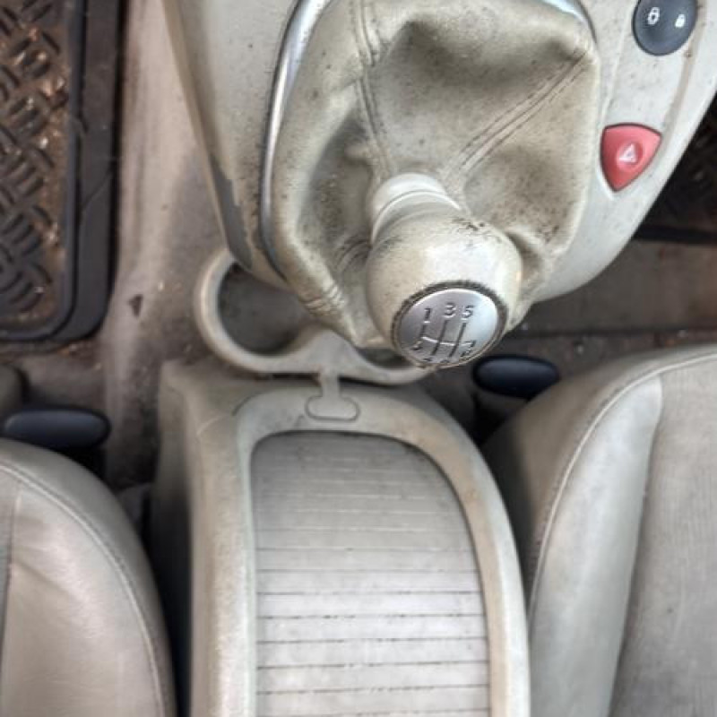 Reservoir essence RENAULT GRAND SCENIC 2 Photo n°18