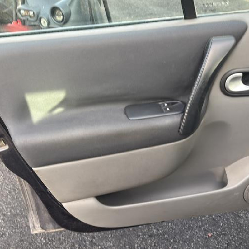 Reservoir essence RENAULT SCENIC 2 Photo n°10