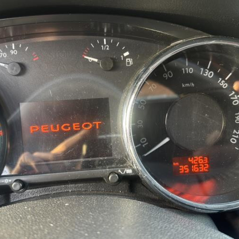 Pompe de direction PEUGEOT 5008 1 Photo n°2