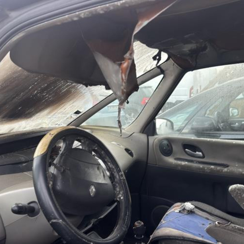 Compresseur clim RENAULT ESPACE 4 Photo n°10