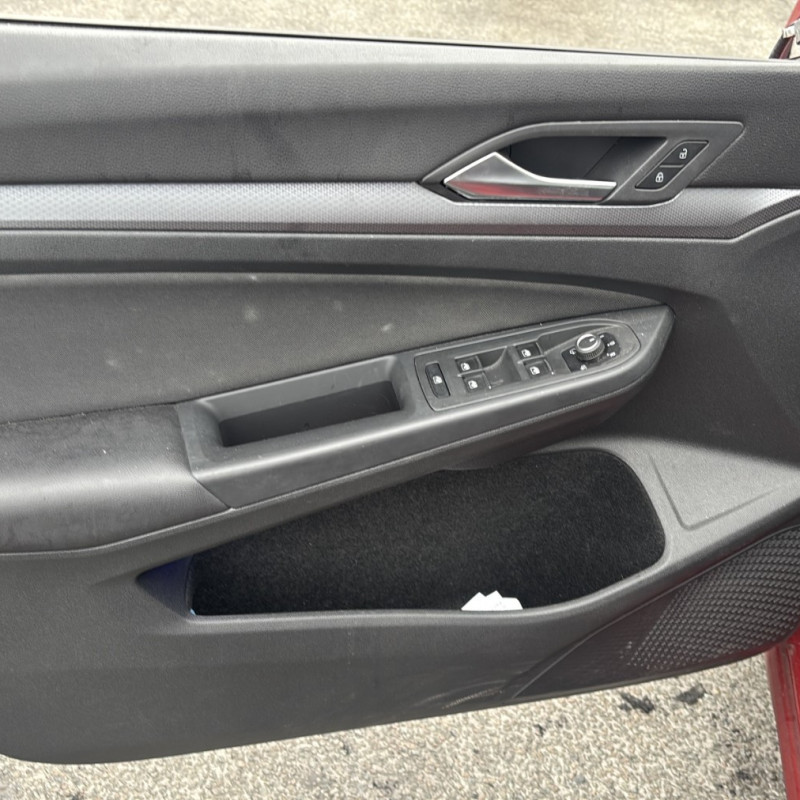 VOLKSWAGEN GOLF 8 PHASE 1 1.0 TSI - 12V TURBO Photo n°19