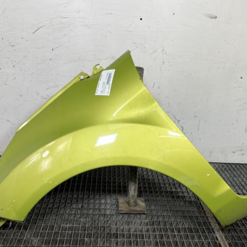 Aile avant gauche FORD FIESTA 6 Photo n°1