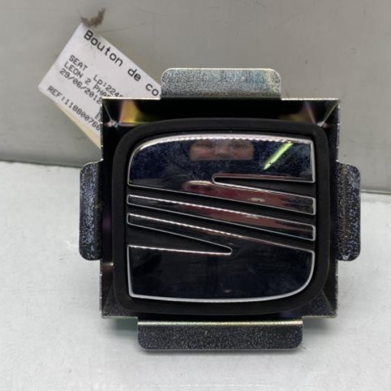 Bouton de coffre SEAT LEON 2 Photo n°1