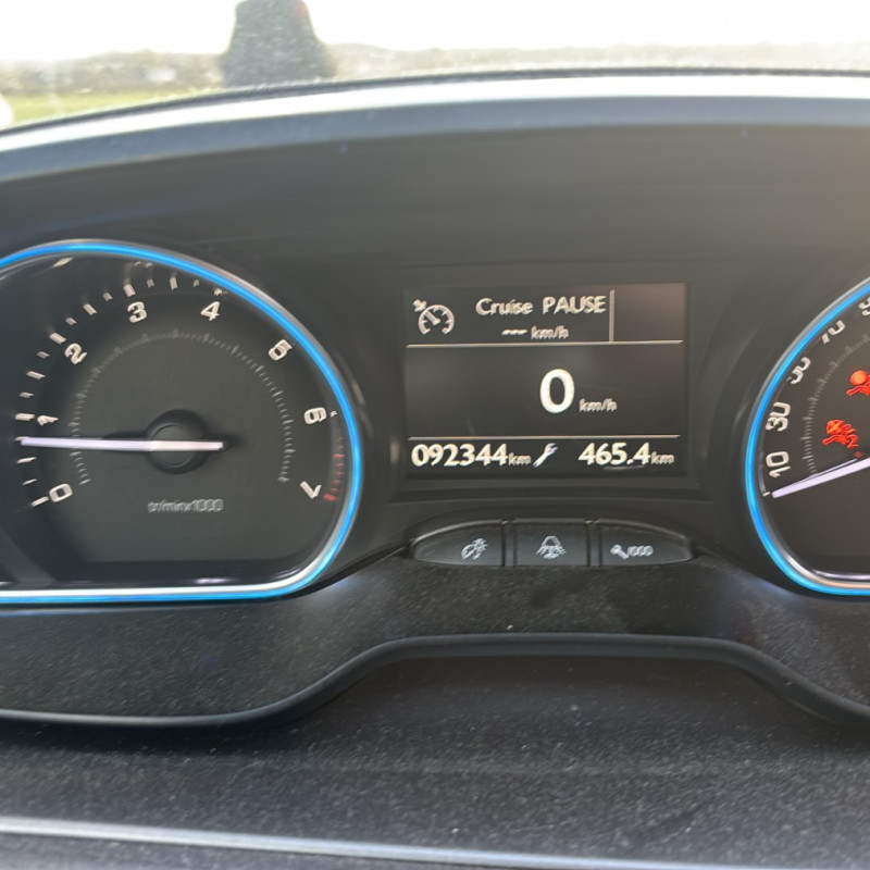 PEUGEOT 2008 1 PHASE 1 1.2 VTI - 12V Photo n°11