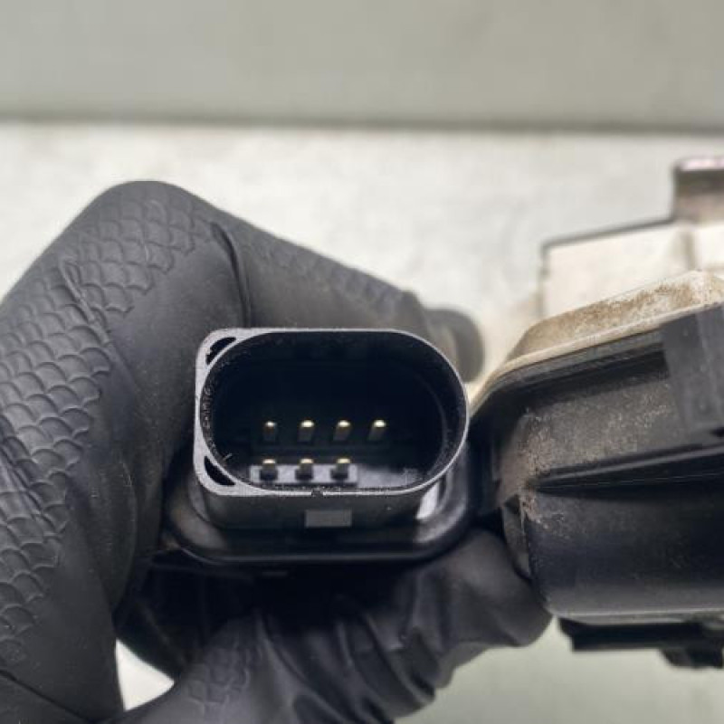 Serrure avant gauche SKODA FABIA 2 Photo n°4