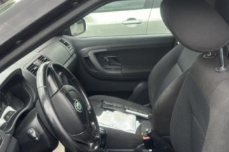 Serrure avant gauche SKODA FABIA 2