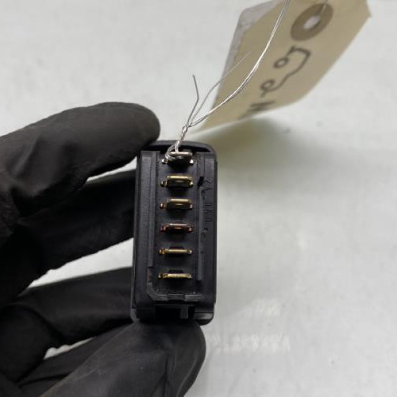 Interrupteur de leve vitre avant droit RENAULT CLIO 2 Photo n°3