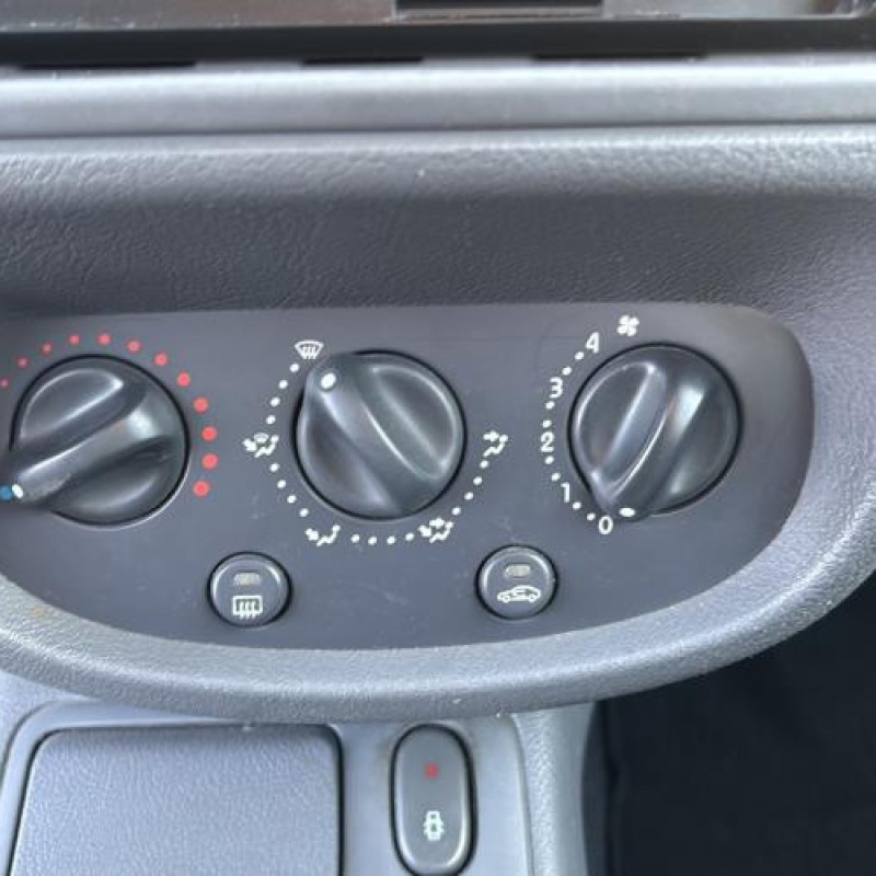 Interrupteur de leve vitre avant droit RENAULT CLIO 2 Photo n°19