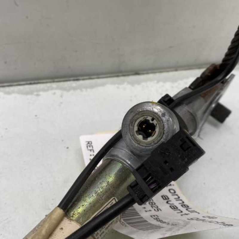 Pretensionneur de ceinture avant gauche RENAULT CLIO 2 Photo n°3