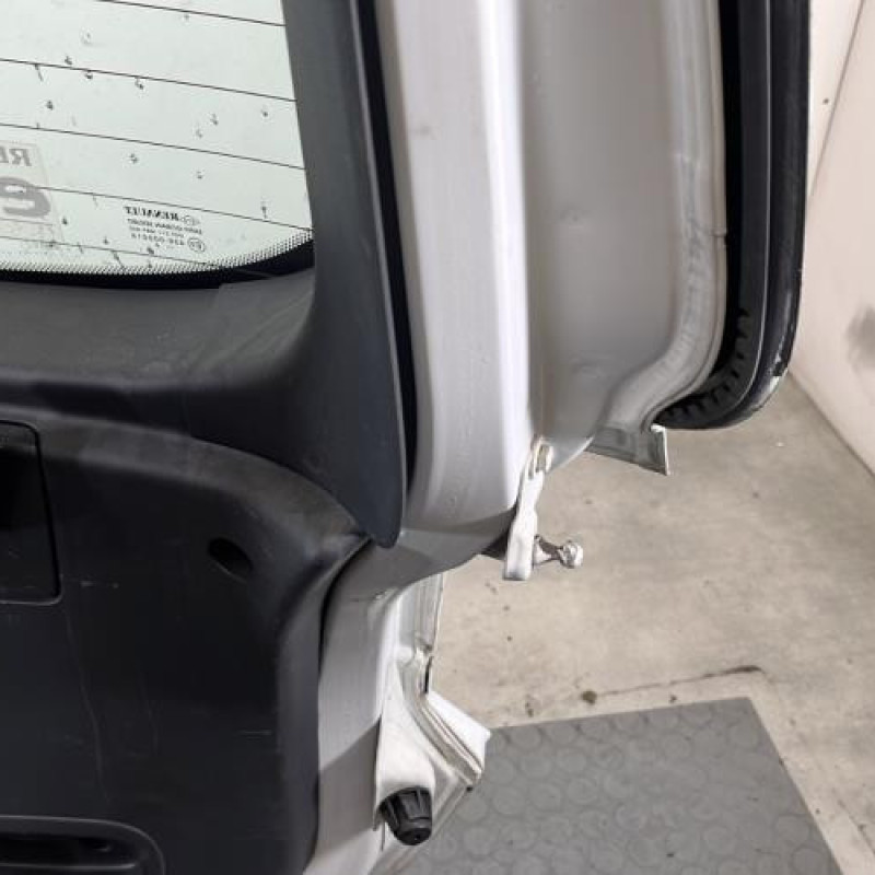Malle/Hayon arriere RENAULT MODUS Photo n°8