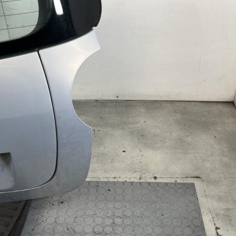 Malle/Hayon arriere RENAULT MODUS Photo n°4