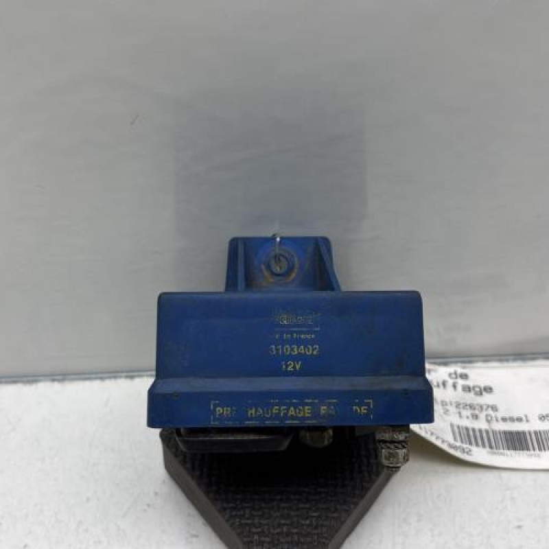 Boitier de prechauffage PEUGEOT 205 Photo n°1