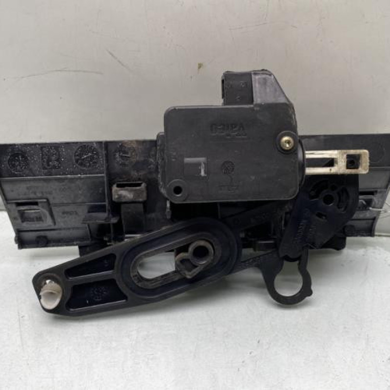 Bouton de coffre PEUGEOT 206 Photo n°2