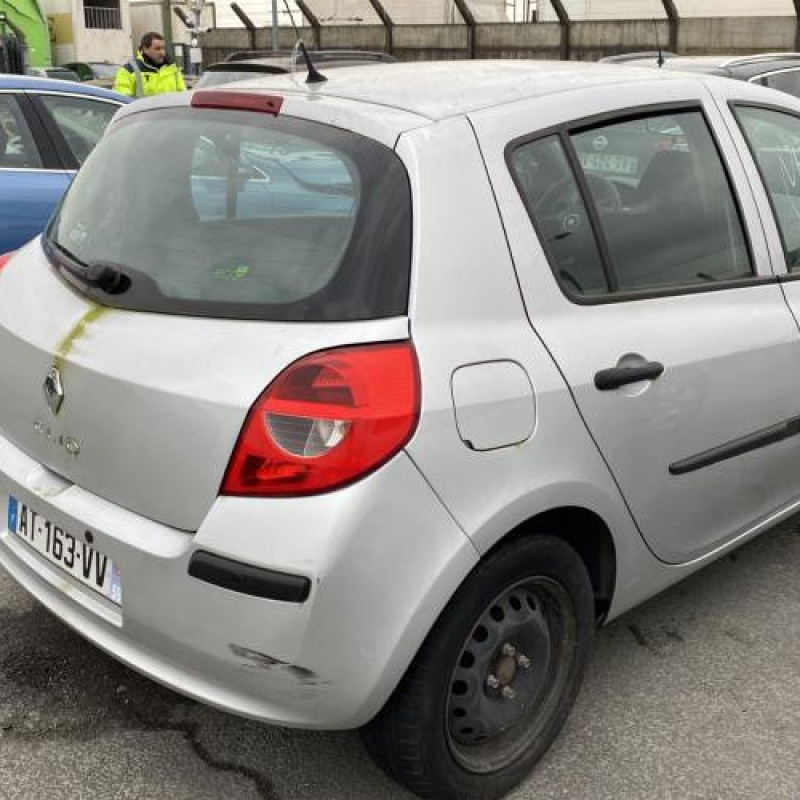 Compteur RENAULT CLIO 3 Photo n°8