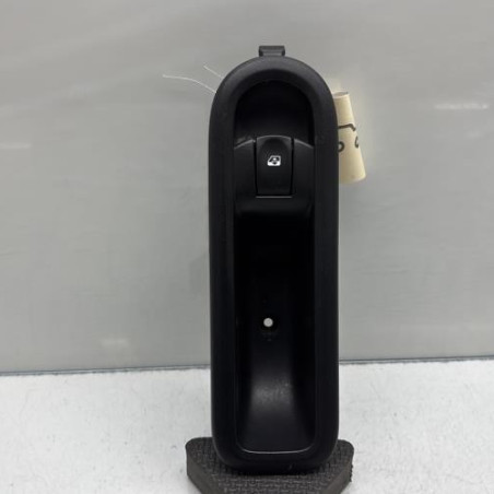 Interrupteur de leve vitre avant droit RENAULT CLIO 3 Photo n°1