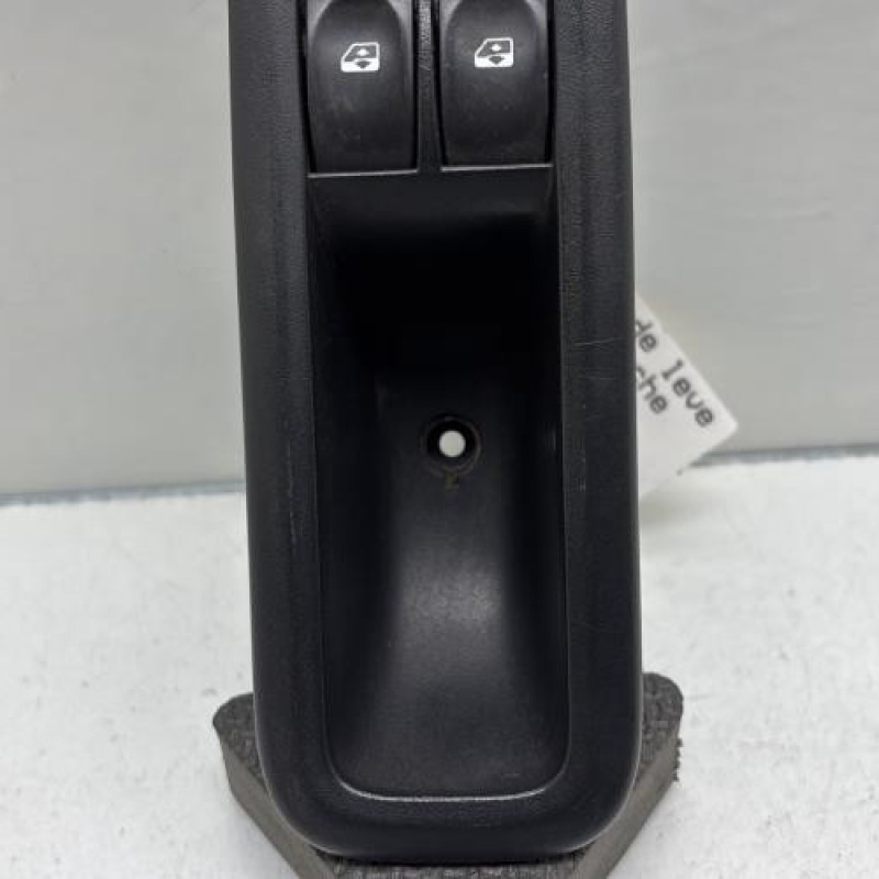 Interrupteur de leve vitre avant gauche RENAULT CLIO 3 Photo n°3