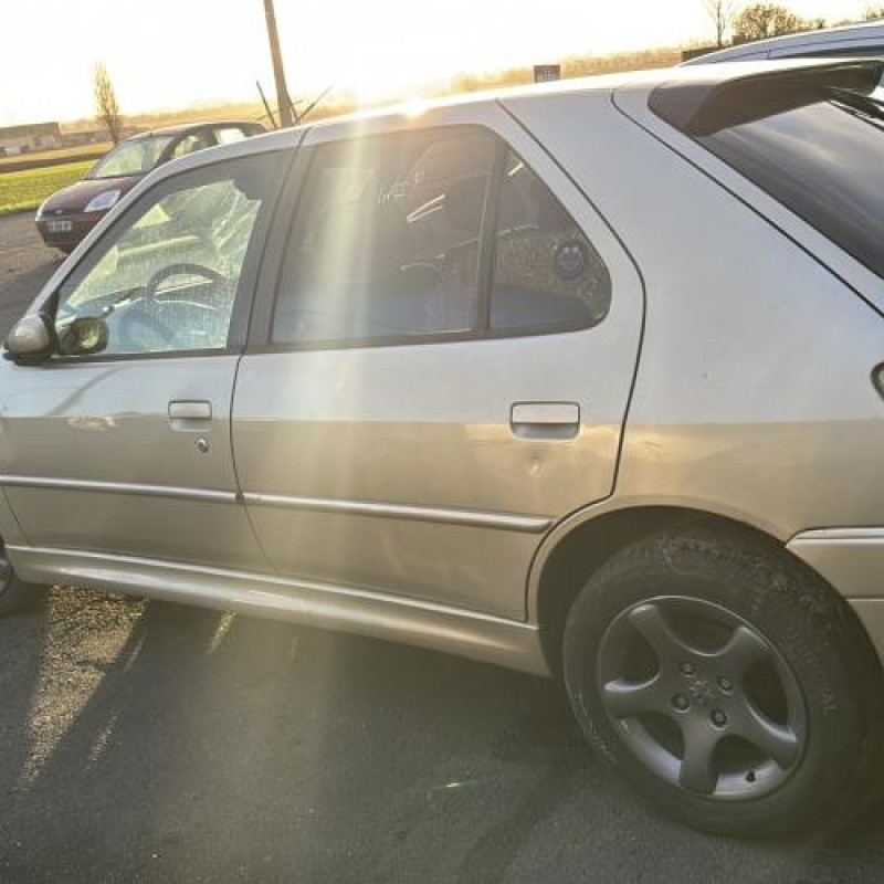 Custode arriere gauche (porte) PEUGEOT 306 Photo n°10
