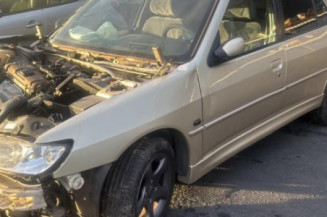 Vitre arriere droit PEUGEOT 306