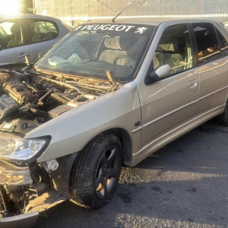 Vitre arriere droit PEUGEOT 306 Photo n°5