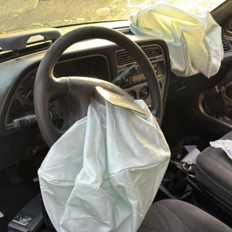 Vitre arriere droit PEUGEOT 306 Photo n°13