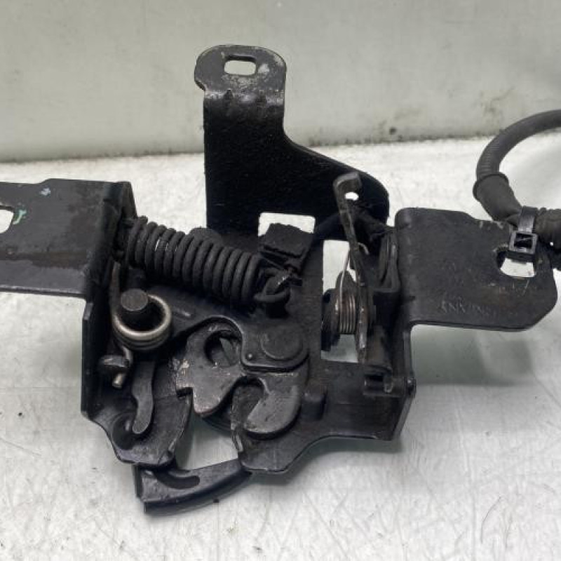 Fermeture de capot VOLKSWAGEN GOLF 4 Photo n°3