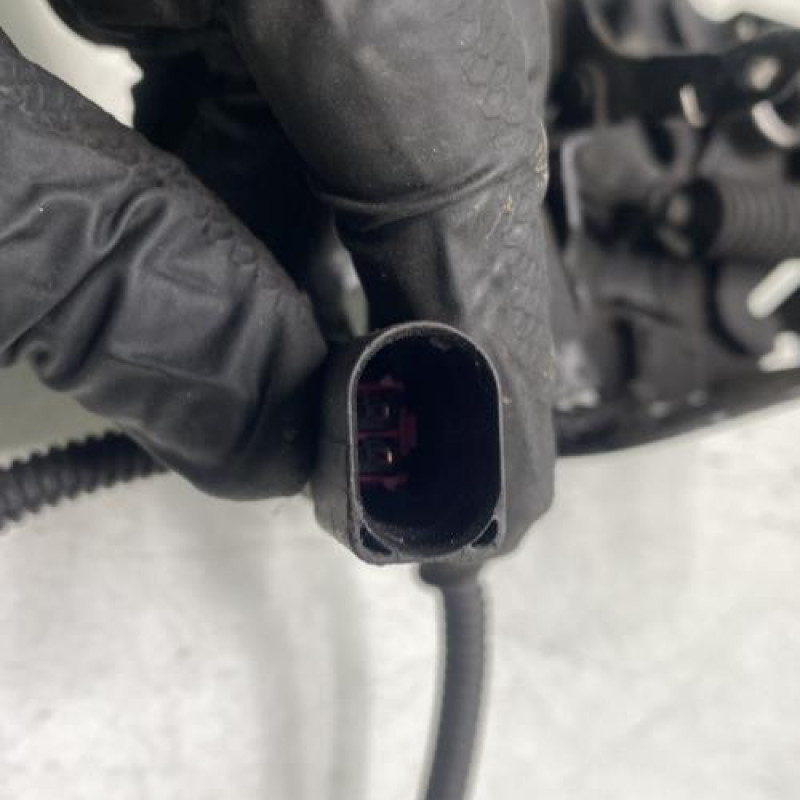 Fermeture de capot VOLKSWAGEN GOLF 4 Photo n°4