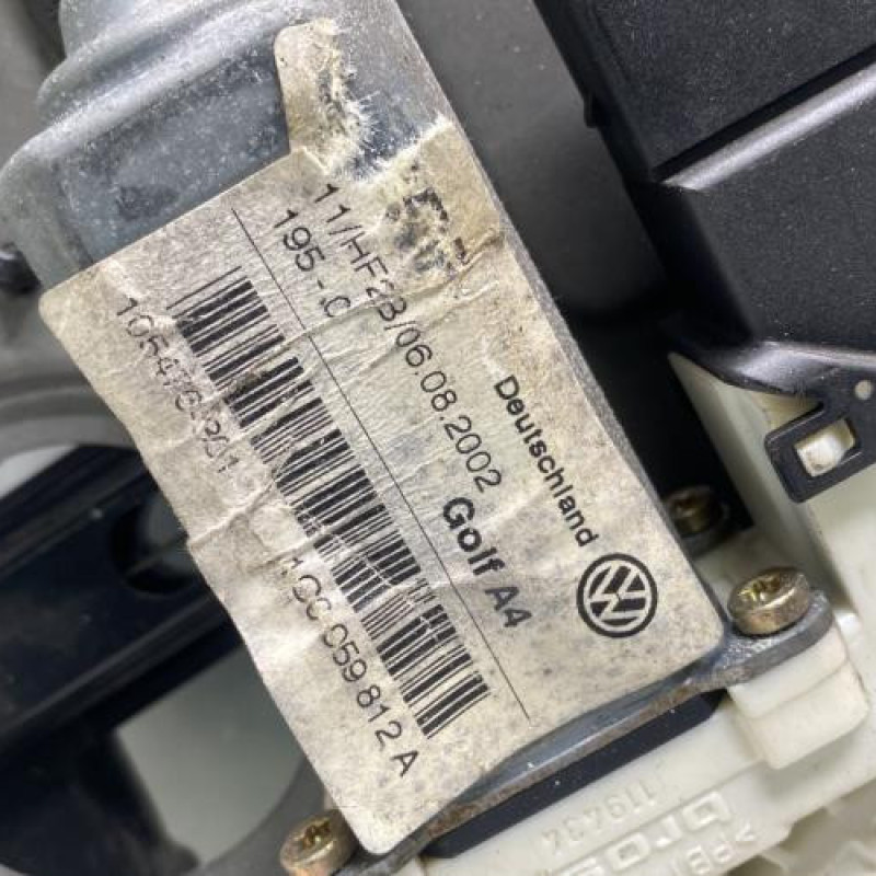 Leve vitre electrique arriere droit VOLKSWAGEN GOLF 4 Photo n°9
