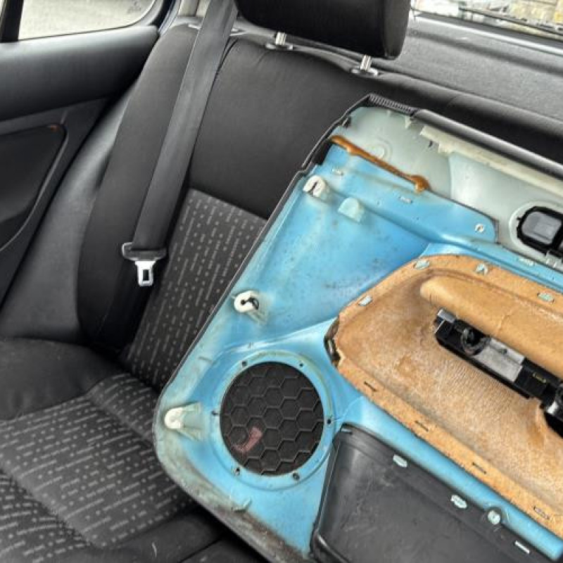 Leve vitre electrique arriere droit VOLKSWAGEN GOLF 4 Photo n°20