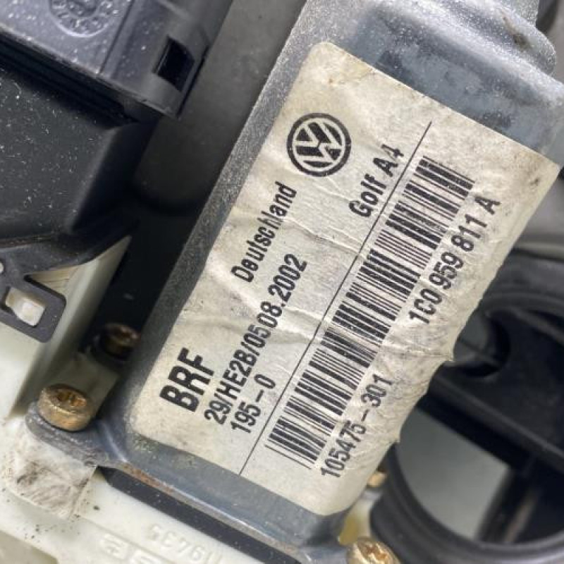 Leve vitre electrique arriere gauche VOLKSWAGEN GOLF 4 Photo n°3