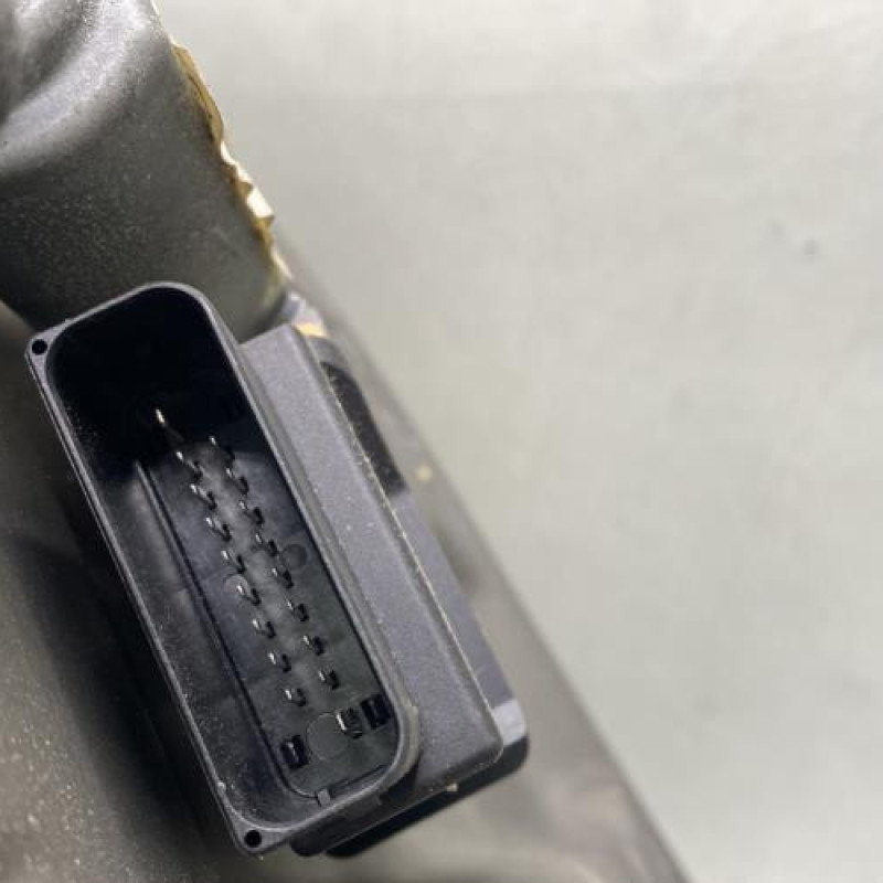 Leve vitre electrique arriere gauche VOLKSWAGEN GOLF 4 Photo n°5