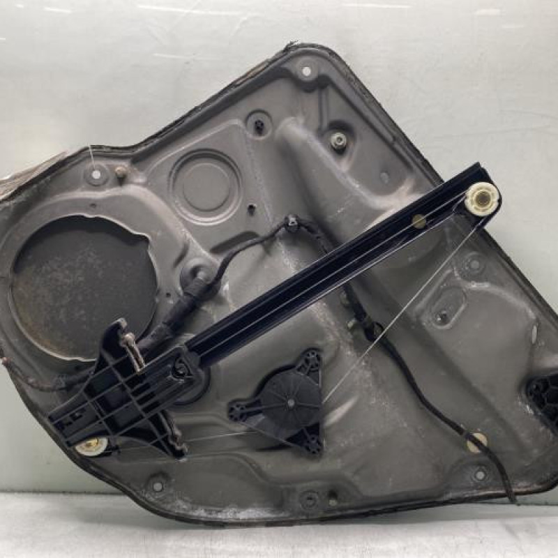Leve vitre electrique arriere gauche VOLKSWAGEN GOLF 4 Photo n°6