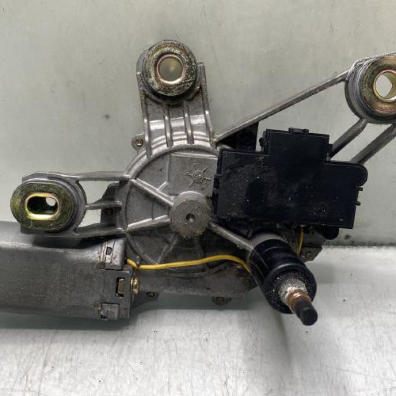 Moteur essuie glace arriere VOLKSWAGEN GOLF 4 Photo n°1