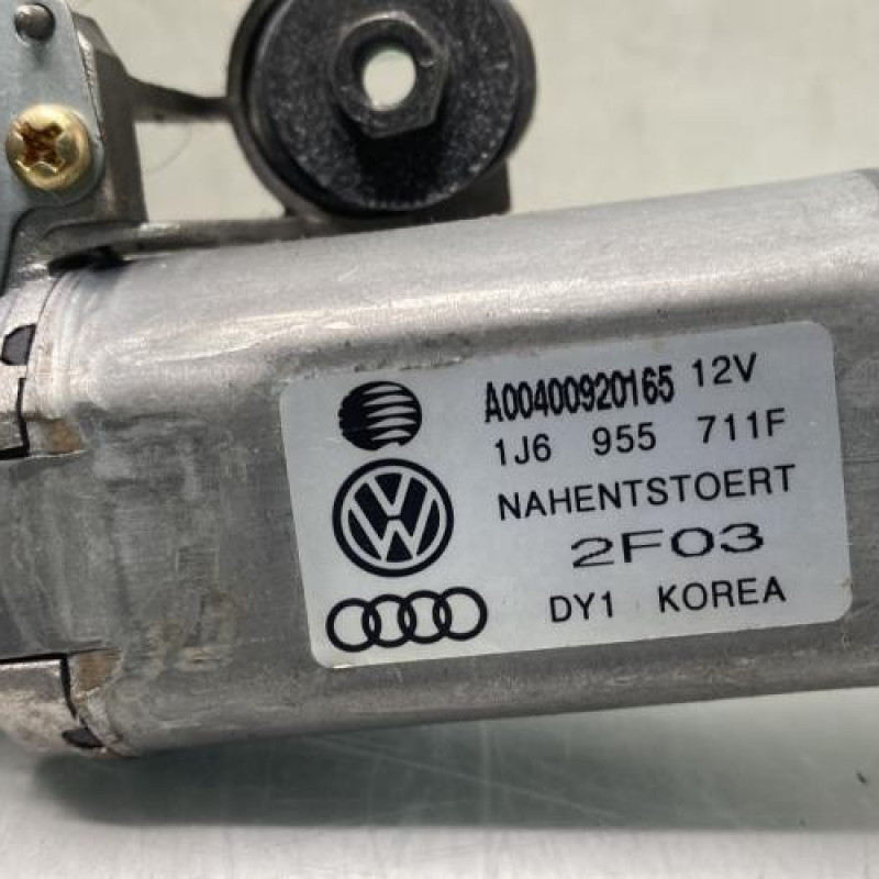 Moteur essuie glace arriere VOLKSWAGEN GOLF 4 Photo n°4