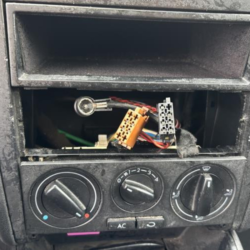 Moteur essuie glace arriere VOLKSWAGEN GOLF 4 Photo n°19