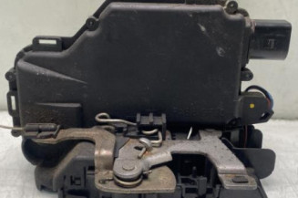 Serrure arriere droit VOLKSWAGEN GOLF 4 Photo n°1