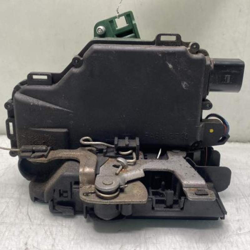 Serrure arriere droit VOLKSWAGEN GOLF 4 Photo n°1