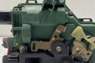 Serrure arriere droit VOLKSWAGEN GOLF 4