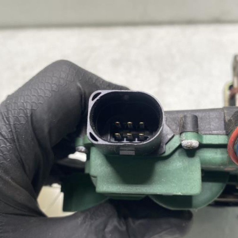 Serrure arriere gauche VOLKSWAGEN GOLF 4 Photo n°4