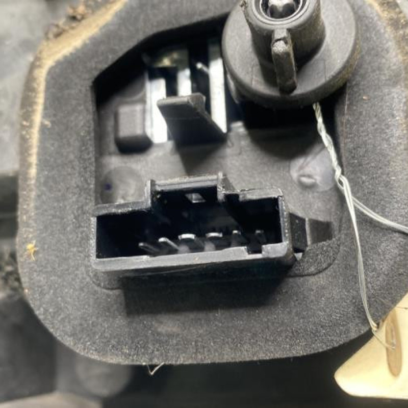 Feu arriere principal droit (feux) CITROEN C3 3 Photo n°3