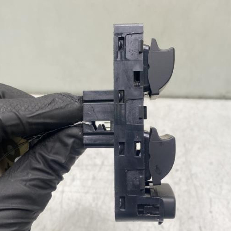 Interrupteur de leve vitre avant gauche CITROEN C3 3 Photo n°2