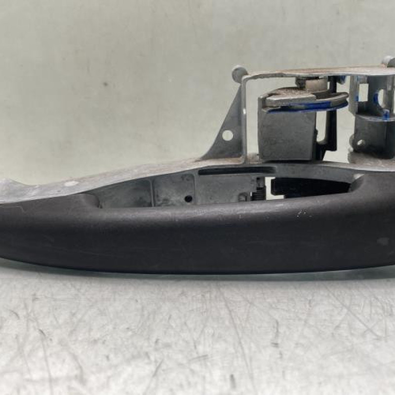 Poignee porte avant gauche PEUGEOT 208 1 Photo n°1