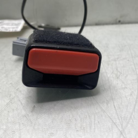 Attache ceinture avant gauche PEUGEOT 208 1