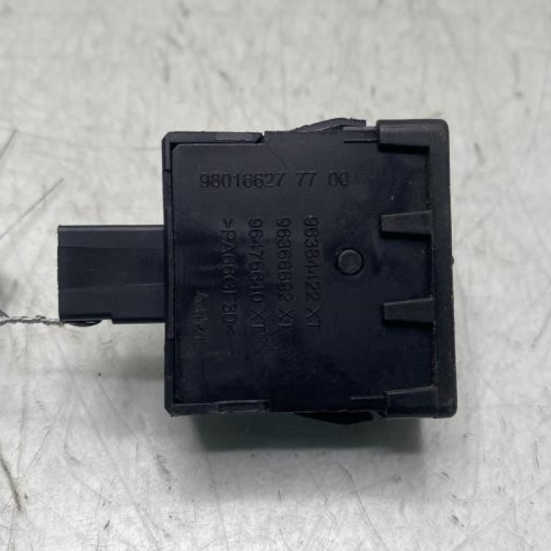 Commande de phare PEUGEOT 208 1 Photo n°2